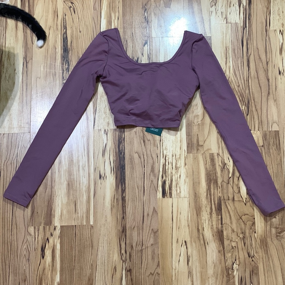 HALARA crop top workout shirt